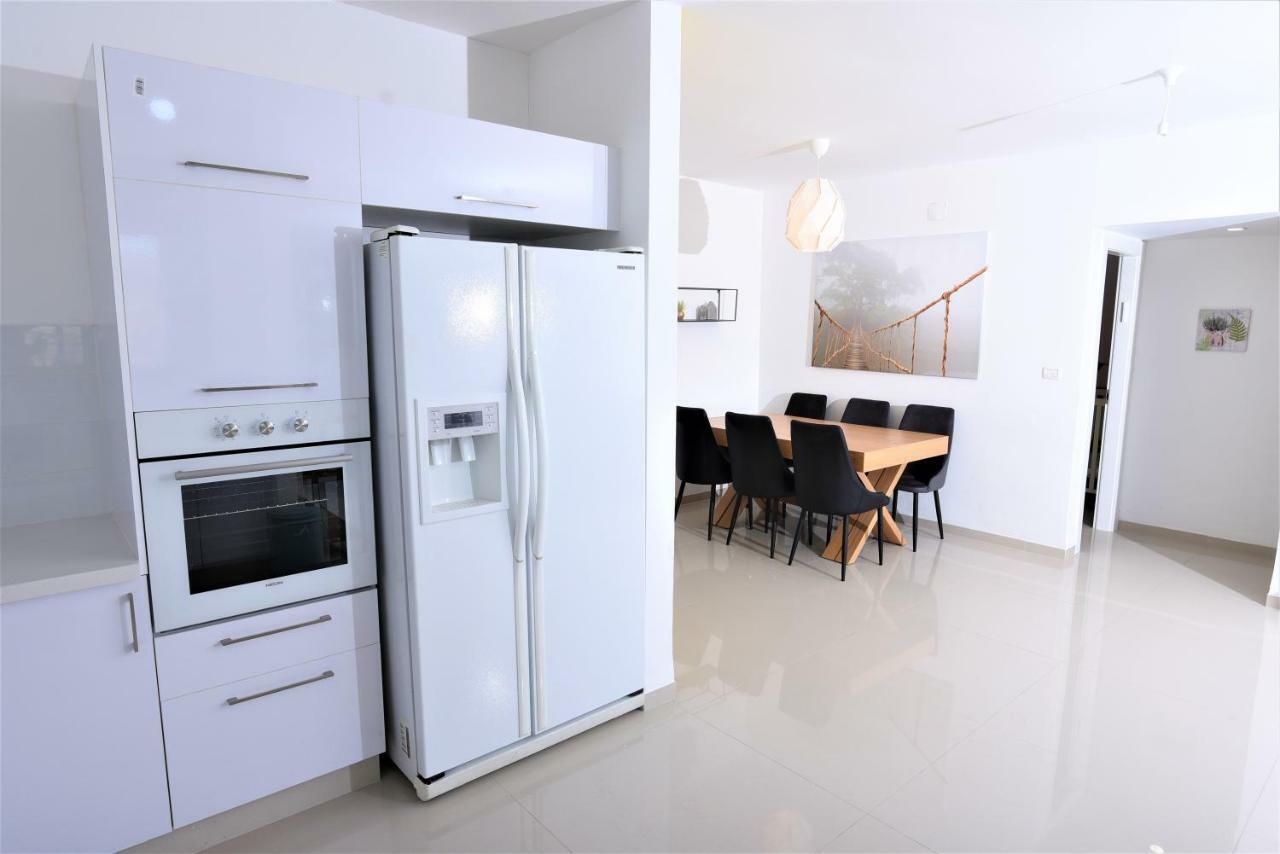Aristone Luxury Apartment Tiberias Ngoại thất bức ảnh